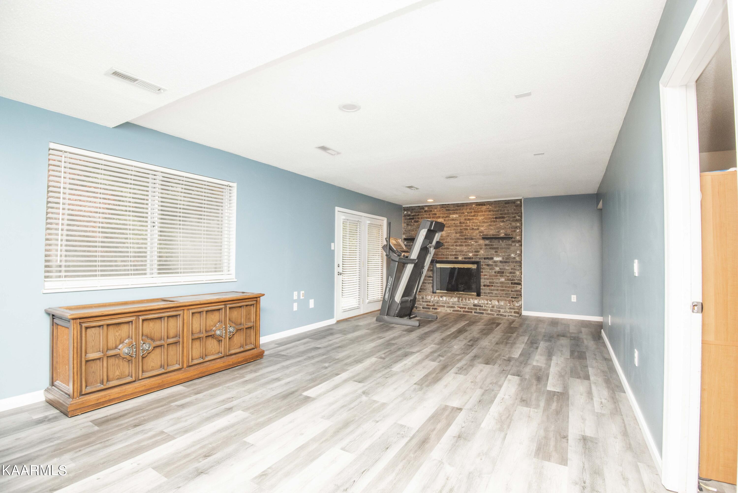 107 Norway Lane Oak Ridge, TN 37830 - Photo 7 of 23 lower lever
