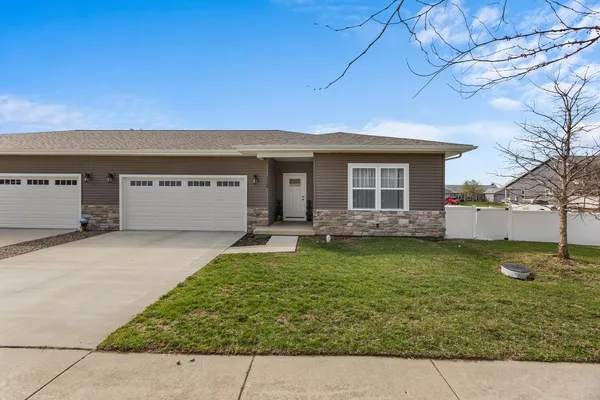 $304,500 | 3309 Memory Lane, Urbana, IL 61802