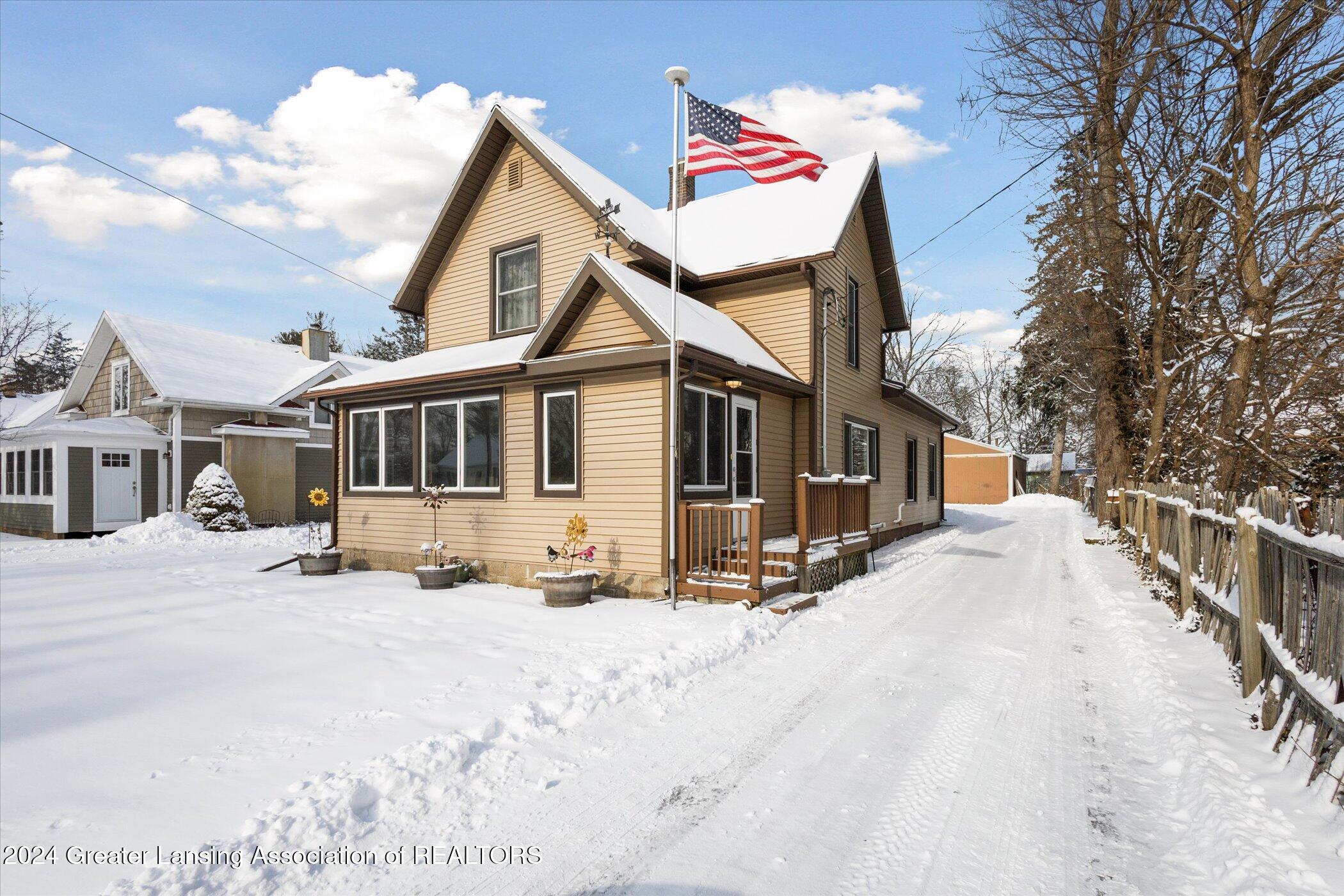 231 E Road Dimondale, MI 48821 - Photo 3 of 38 exterior
