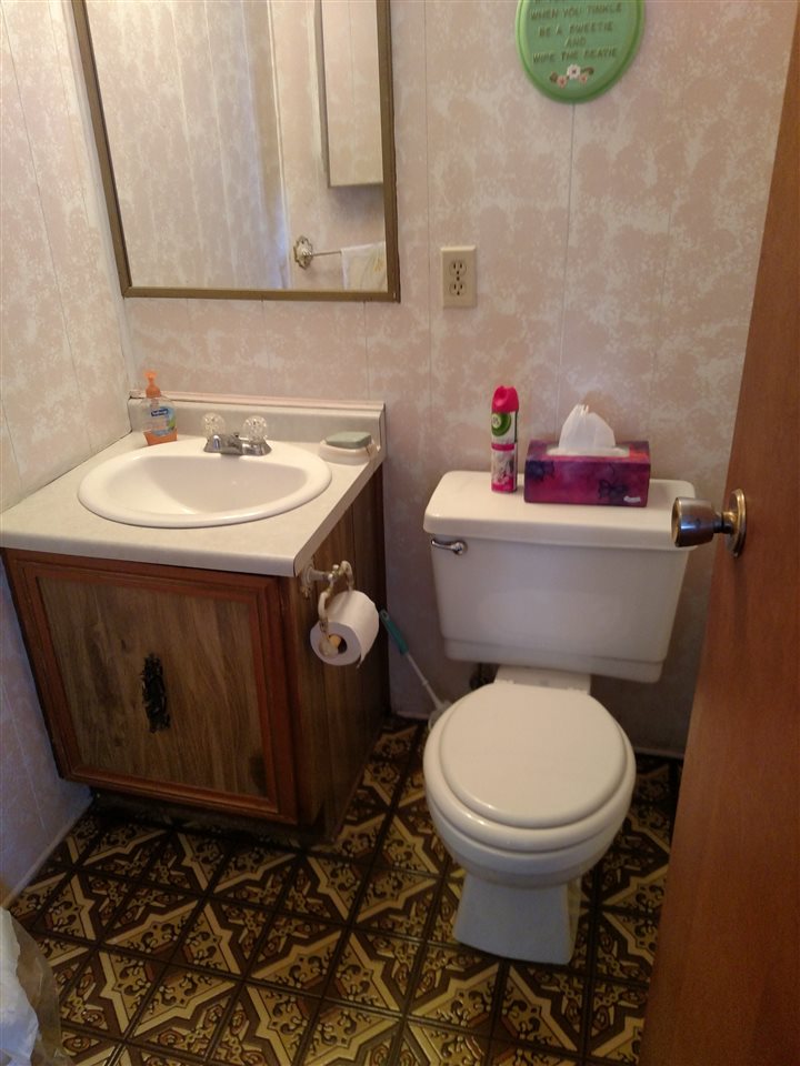 2121 East River Road Kawkawlin, MI 48631 - Photo 16 of 21