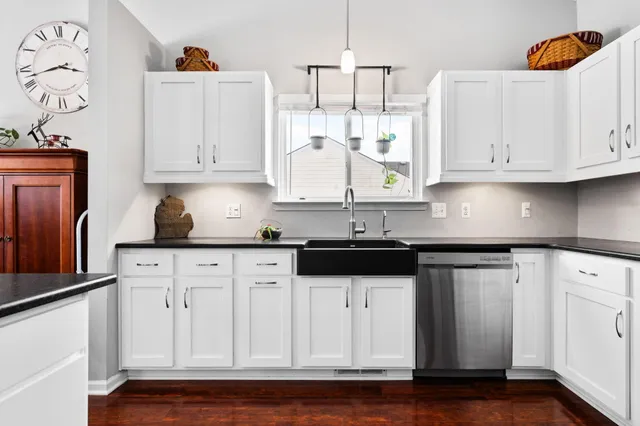 $412,000 | 9417 Sandlewood Drive, Whitmore Lake, MI 48189