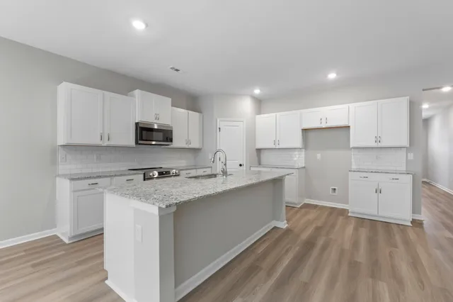 $299,900 | 30 Aurora Circle, Fayetteville, TN 37334