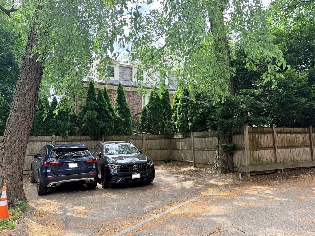 1083 Beacon Street, Unit 3 Brookline, MA 02446 - Photo 17 of 20