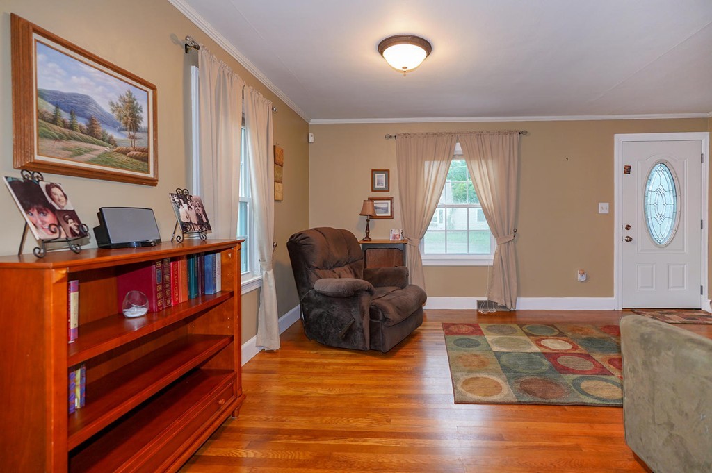 2 Mayfield Road Auburn, MA 01501 - Photo 7 of 19 Gallery Image 7