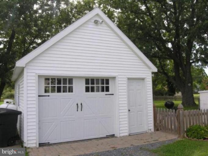 Garage 1