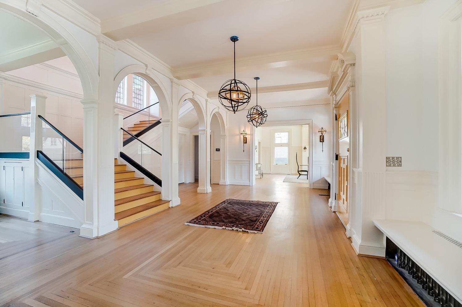 3891 Reading Road Cincinnati, OH 45229 - Photo 4 of 42 Gallery Image 4