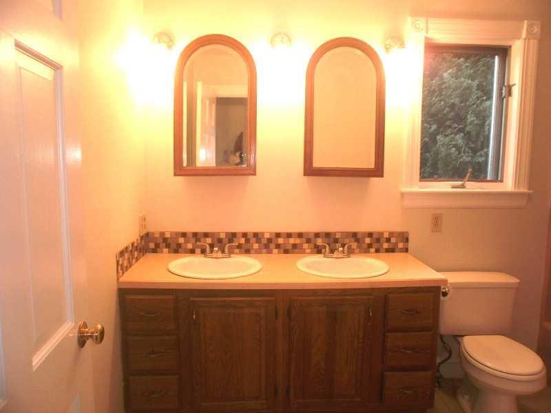70 Highland Cliff Road Windham, ME 04062 - Photo 14 of 18 Bathroom.