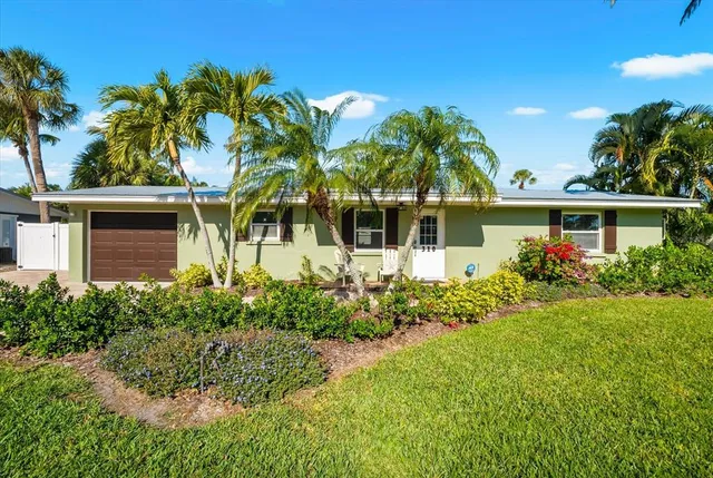 $1,595,000 | 310 66th Street, Holmes Beach, FL 34217
