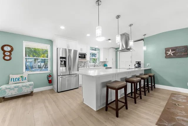 $1,595,000 | 310 66th Street, Holmes Beach, FL 34217