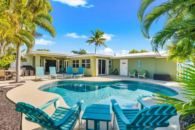 $1,595,000 | 310 66th Street, Holmes Beach, FL 34217