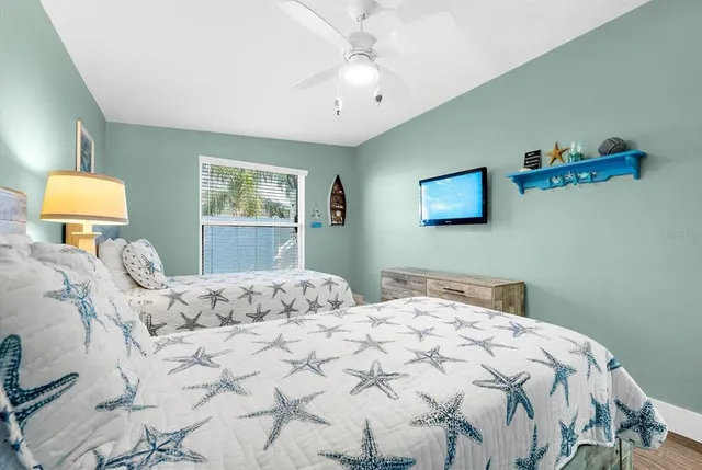 $1,595,000 | 310 66th Street, Holmes Beach, FL 34217