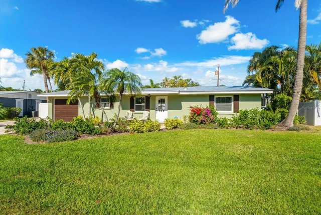 $1,595,000 | 310 66th Street, Holmes Beach, FL 34217