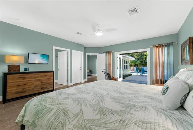 $1,595,000 | 310 66th Street, Holmes Beach, FL 34217