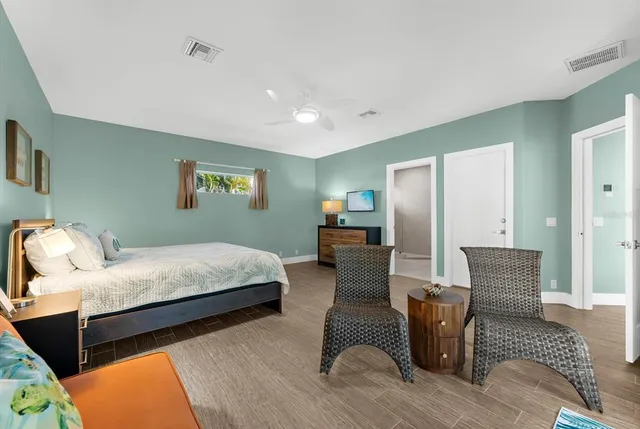 $1,595,000 | 310 66th Street, Holmes Beach, FL 34217