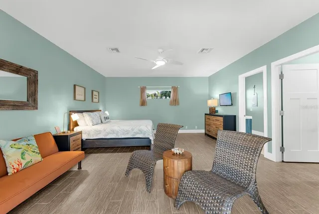 $1,595,000 | 310 66th Street, Holmes Beach, FL 34217