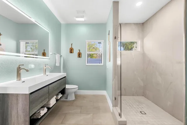 $1,595,000 | 310 66th Street, Holmes Beach, FL 34217