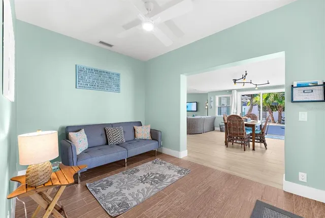 $1,595,000 | 310 66th Street, Holmes Beach, FL 34217