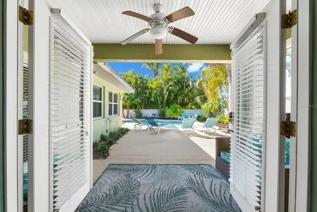 $1,595,000 | 310 66th Street, Holmes Beach, FL 34217