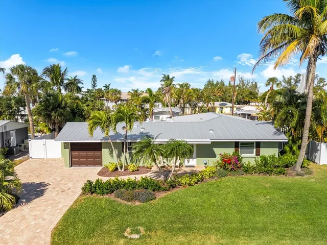 $1,595,000 | 310 66th Street, Holmes Beach, FL 34217