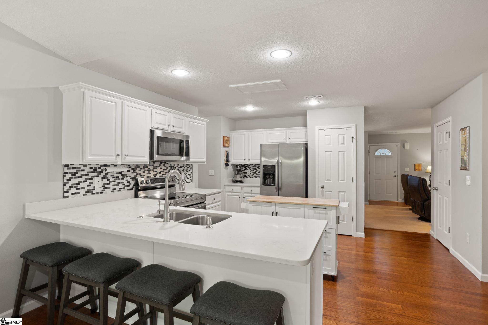 233 Sleepy River Road Simpsonville, SC 29681 - Photo 3 of 17 Gallery Image 3