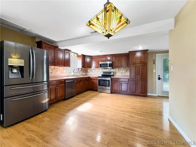 $510,000 | 1268 Thousand Acres Road, Montreal, MO 65591