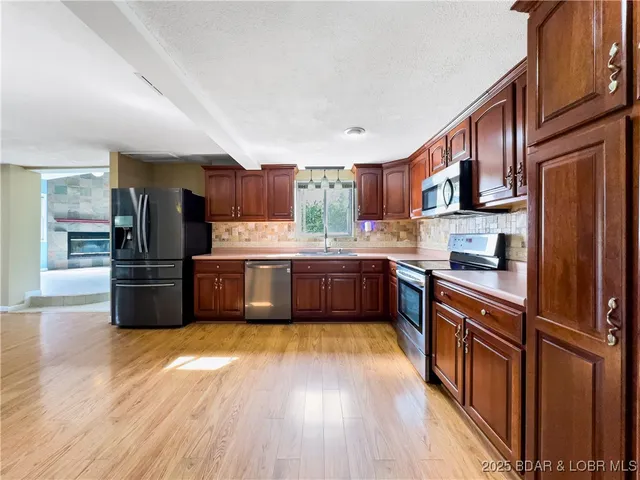 $510,000 | 1268 Thousand Acres Road, Montreal, MO 65591