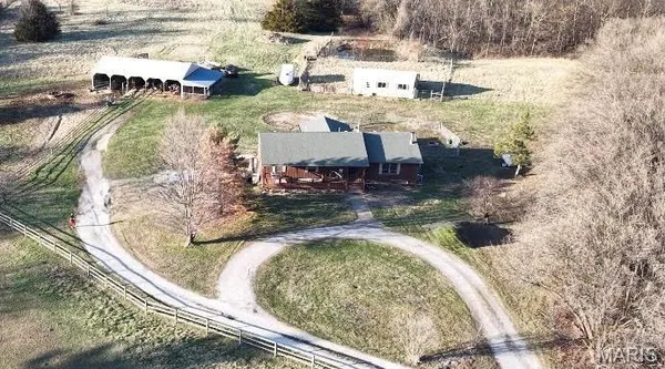 $435,000 | 11252 Pershing Road, Hannibal, MO 63401