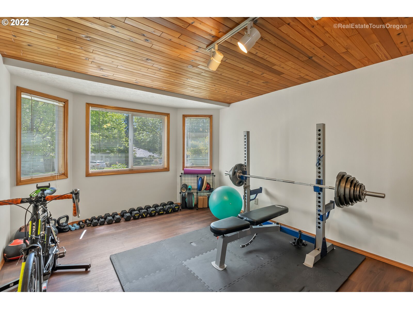13515 Southwest Weir Road Beaverton, OR 97008 - Photo 20 of 32 Gallery Image 20