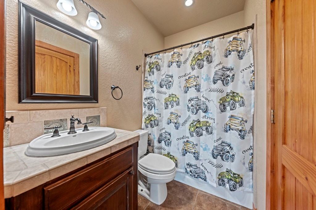 142 Ledge Stone Lane West Ingram, TX 78025 - Photo 17 of 34