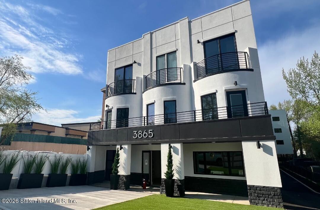 3865 Amboy Road, Unit 2D Staten Island, NY 10308 - Photo 1 of 16 front