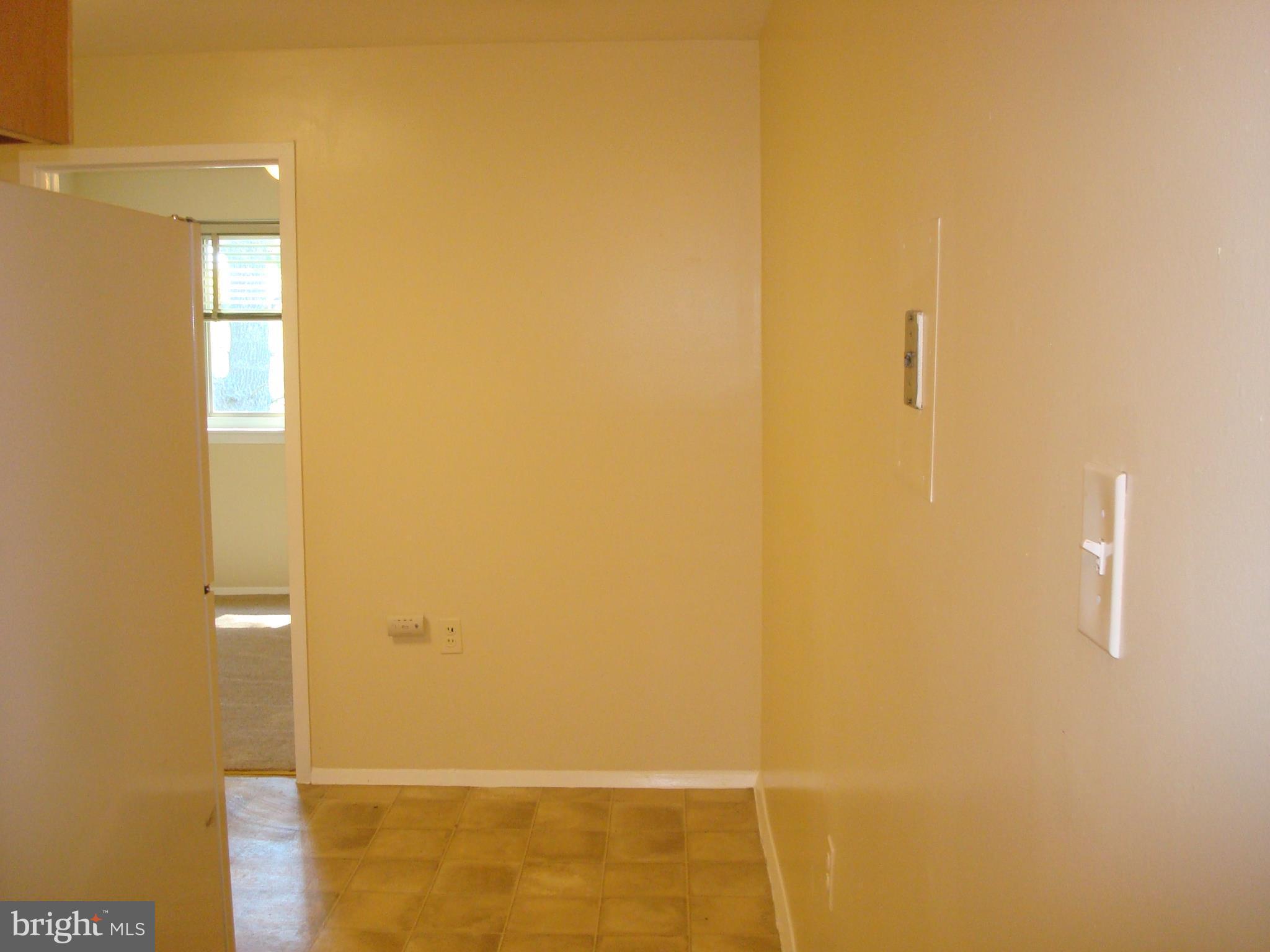 18609 Walkers Choice Road, Unit 5 Gaithersburg, MD 20886 - Photo 13 of 27 Kitchen