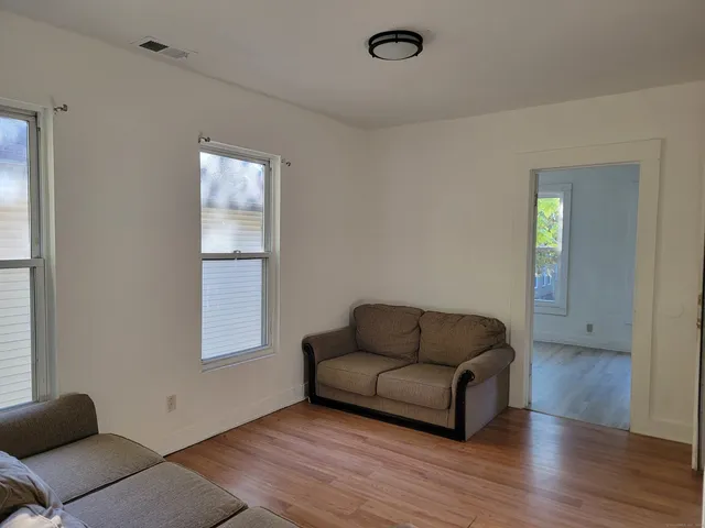 $2,800 | 27 Lilac Street, Unit 2, New Haven, CT 06511