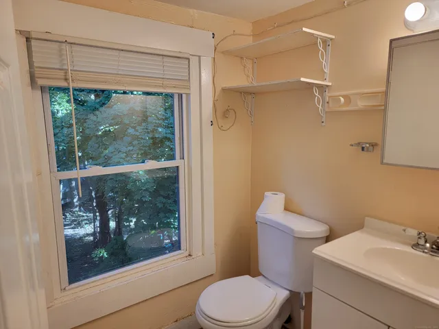 $2,800 | 27 Lilac Street, Unit 2, New Haven, CT 06511