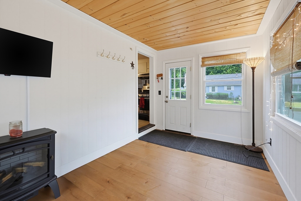67 Branch Road Weymouth, MA 02190 - Photo 3 of 41
