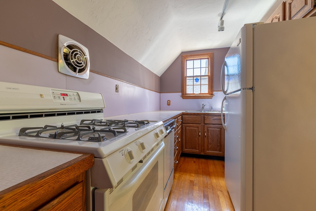 322 Spring Street Shrewsbury, MA 01545 - Photo 18 of 26