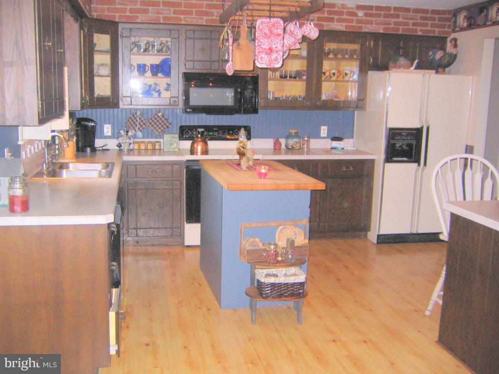 304 Koser Road Lititz, PA 17543 - Photo 3 of 30 Gallery Image 3