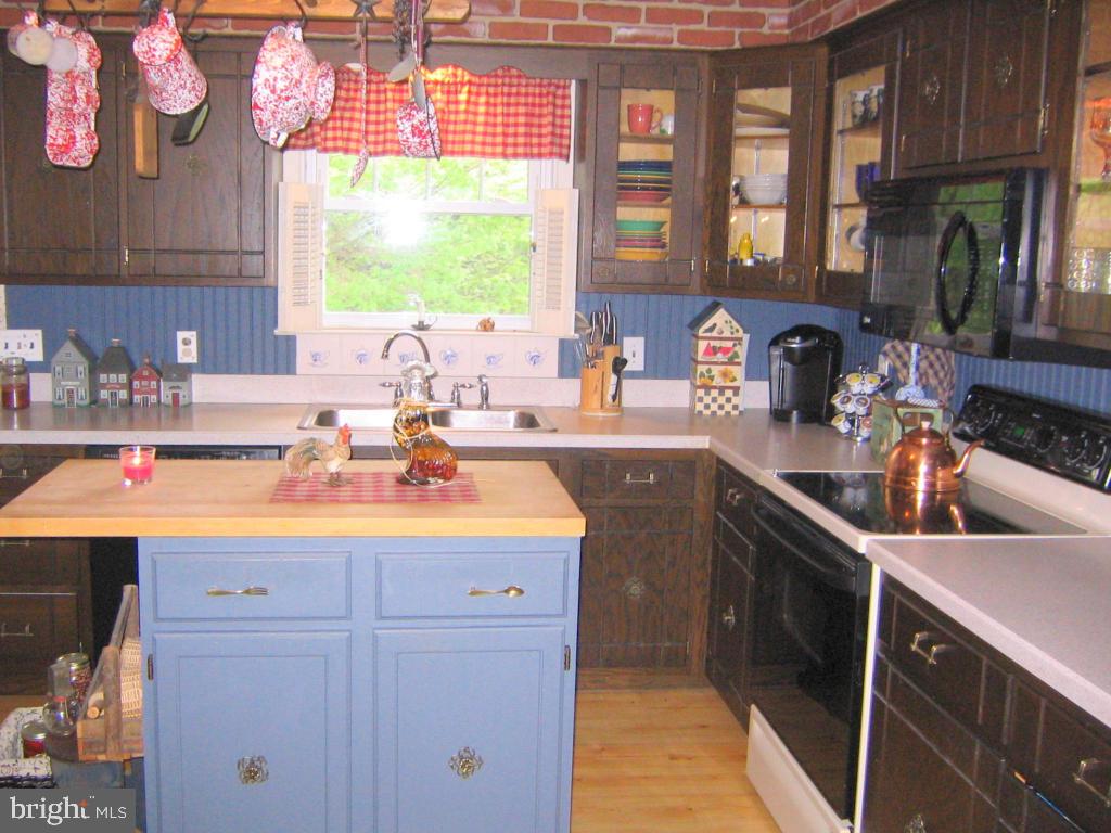 304 Koser Road Lititz, PA 17543 - Photo 4 of 30 Gallery Image 4