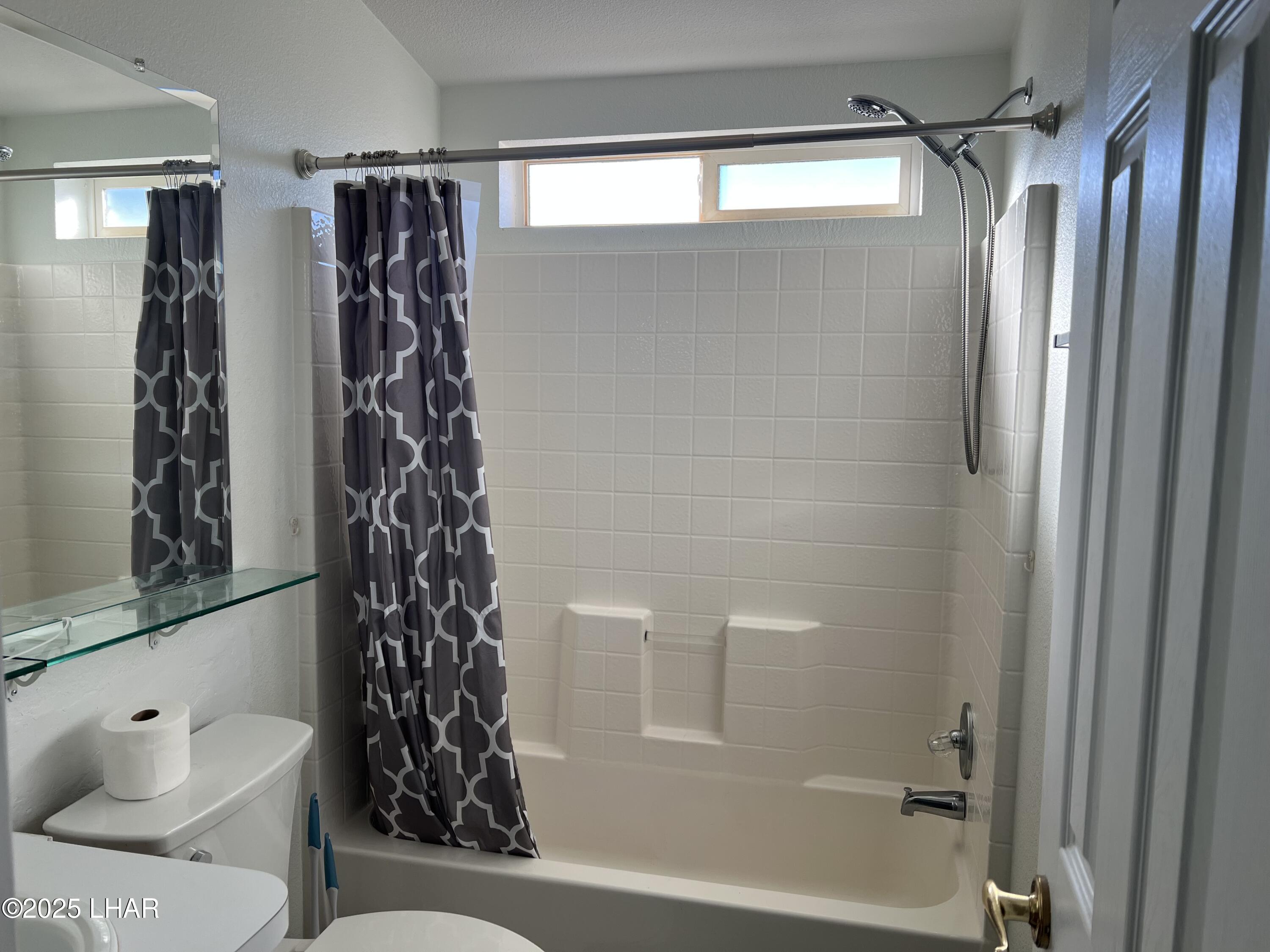 49688 Ruby Avenue Quartzsite, AZ 85346 - Photo 28 of 33 Guest Bathroom