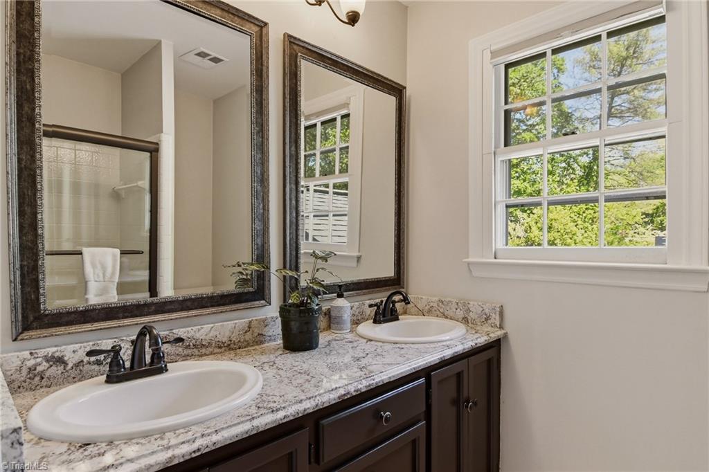 3105 St Regis Road Greensboro, NC 27408 - Photo 26 of 38