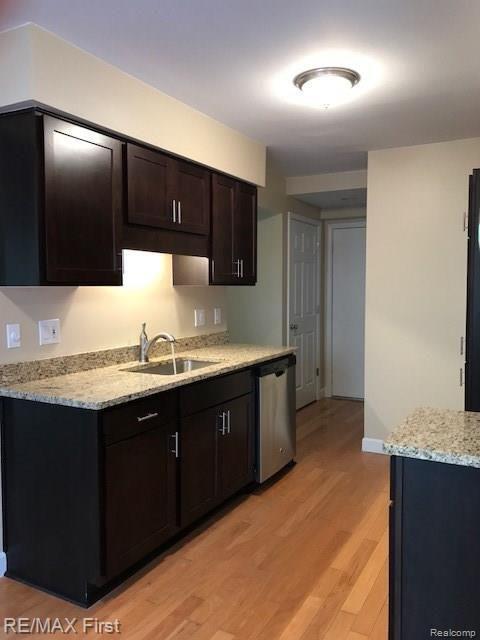 70 Pine Tree Ridge, Unit 3 Waterford, MI 48327 - Photo 11 of 27 IMG_1011.JPG