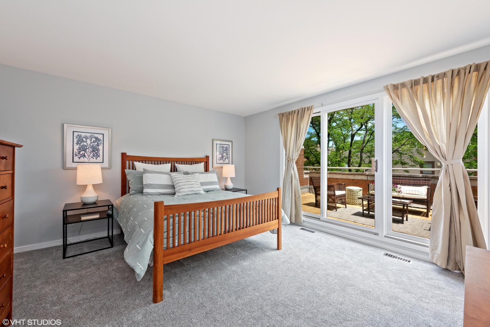 2024 North Racine Avenue, Unit M Chicago, IL 60614 - Photo 11 of 22 a bedroom with a bed and a large window