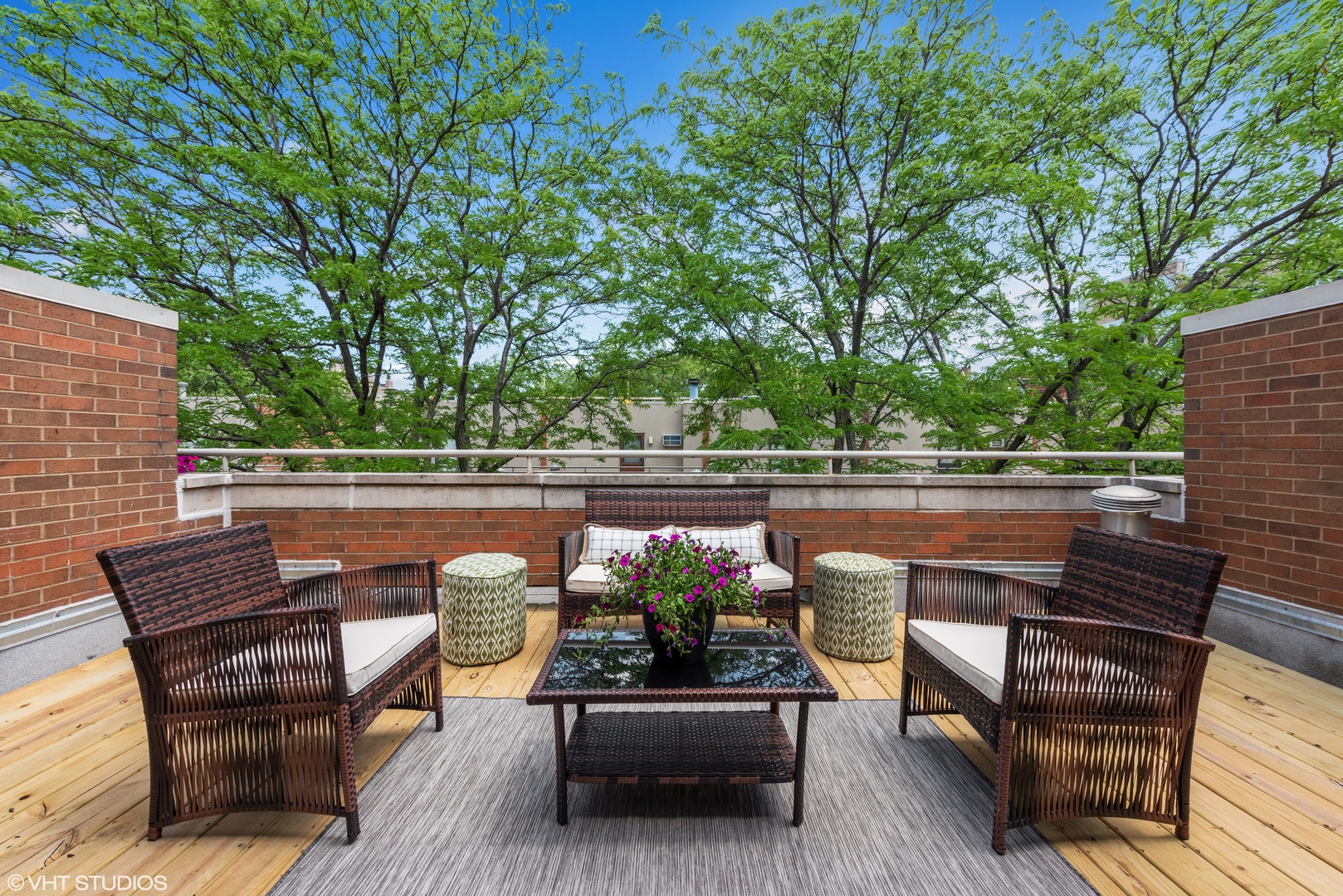 2024 North Racine Avenue, Unit M Chicago, IL 60614 - Photo 13 of 22 a view of a lounge chairs in the roof deck