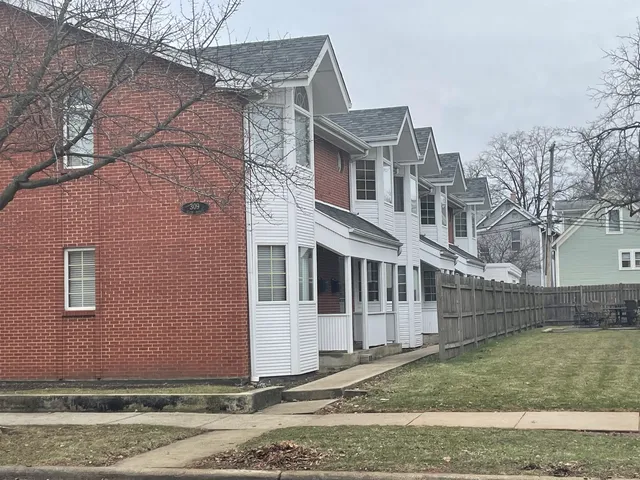 $385,500 | 309 Elgin Avenue, Unit D, Forest Park, IL 60130