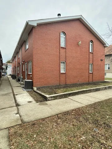 $385,500 | 309 Elgin Avenue, Unit D, Forest Park, IL 60130