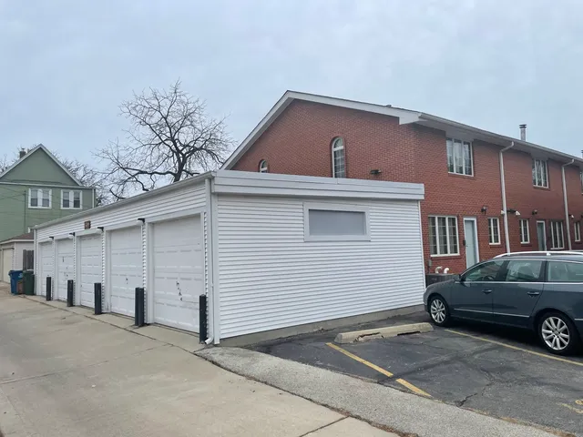 $385,500 | 309 Elgin Avenue, Unit D, Forest Park, IL 60130