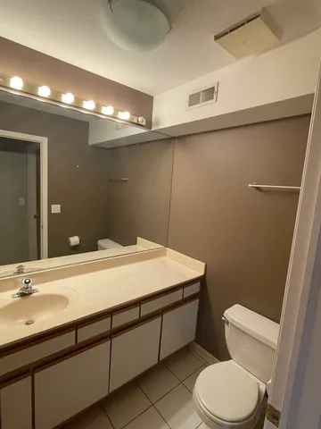 $385,500 | 309 Elgin Avenue, Unit D, Forest Park, IL 60130