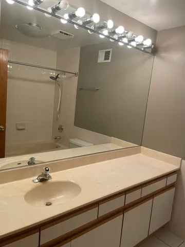 $385,500 | 309 Elgin Avenue, Unit D, Forest Park, IL 60130