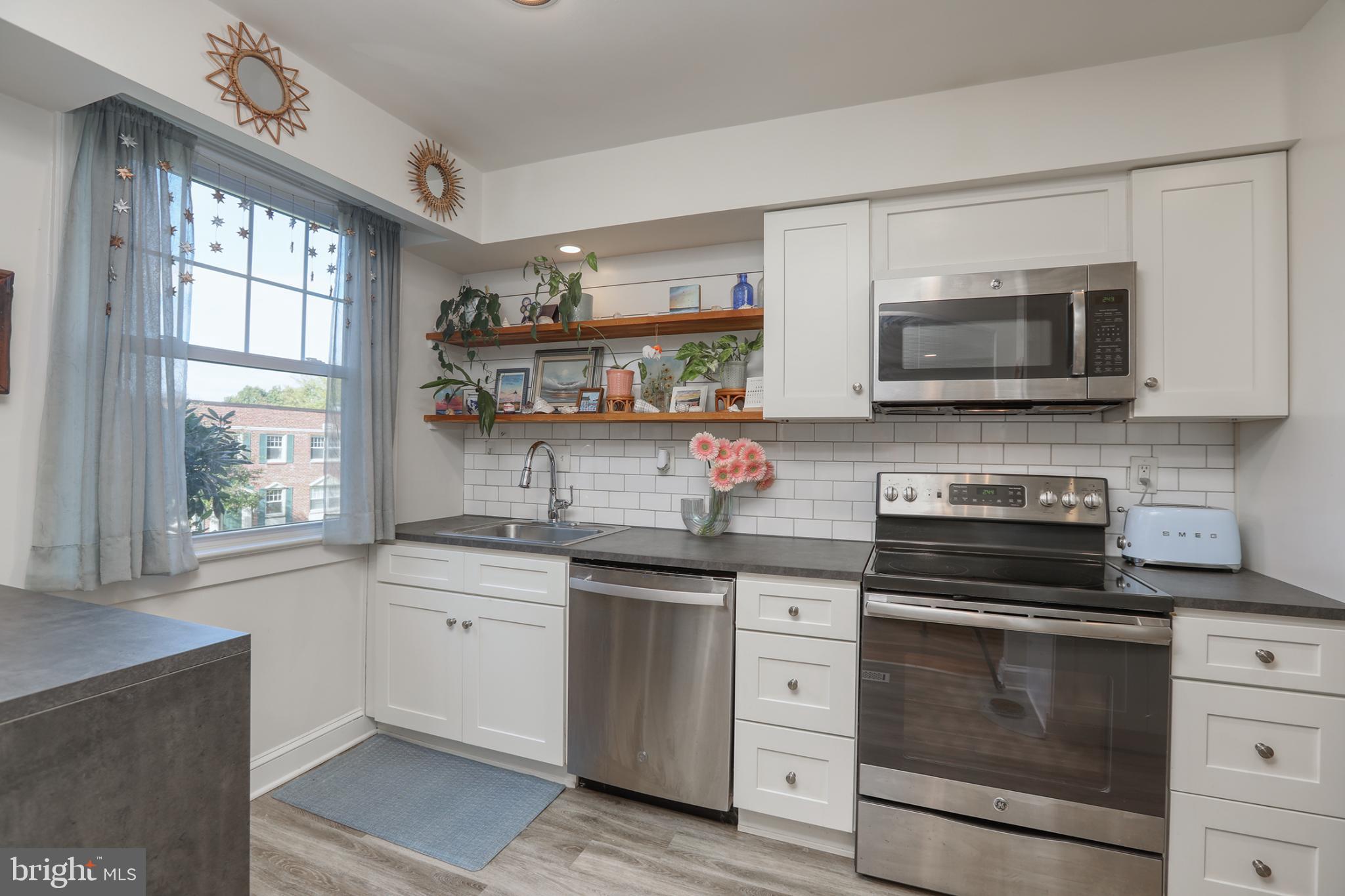 500 East Lancaster Avenue, Unit 126A Wayne, PA 19087 - Photo 2 of 22 Newly Remodeled Kitchen