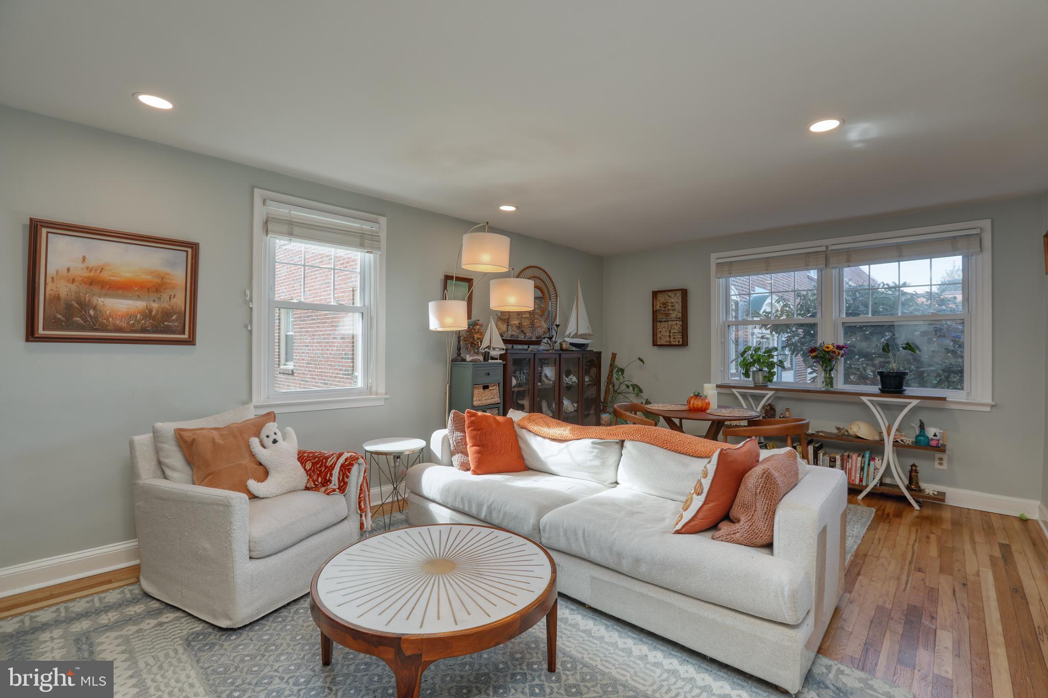 500 East Lancaster Avenue, Unit 126A Wayne, PA 19087 - Photo 5 of 22 Bright and inviting living space with charm.