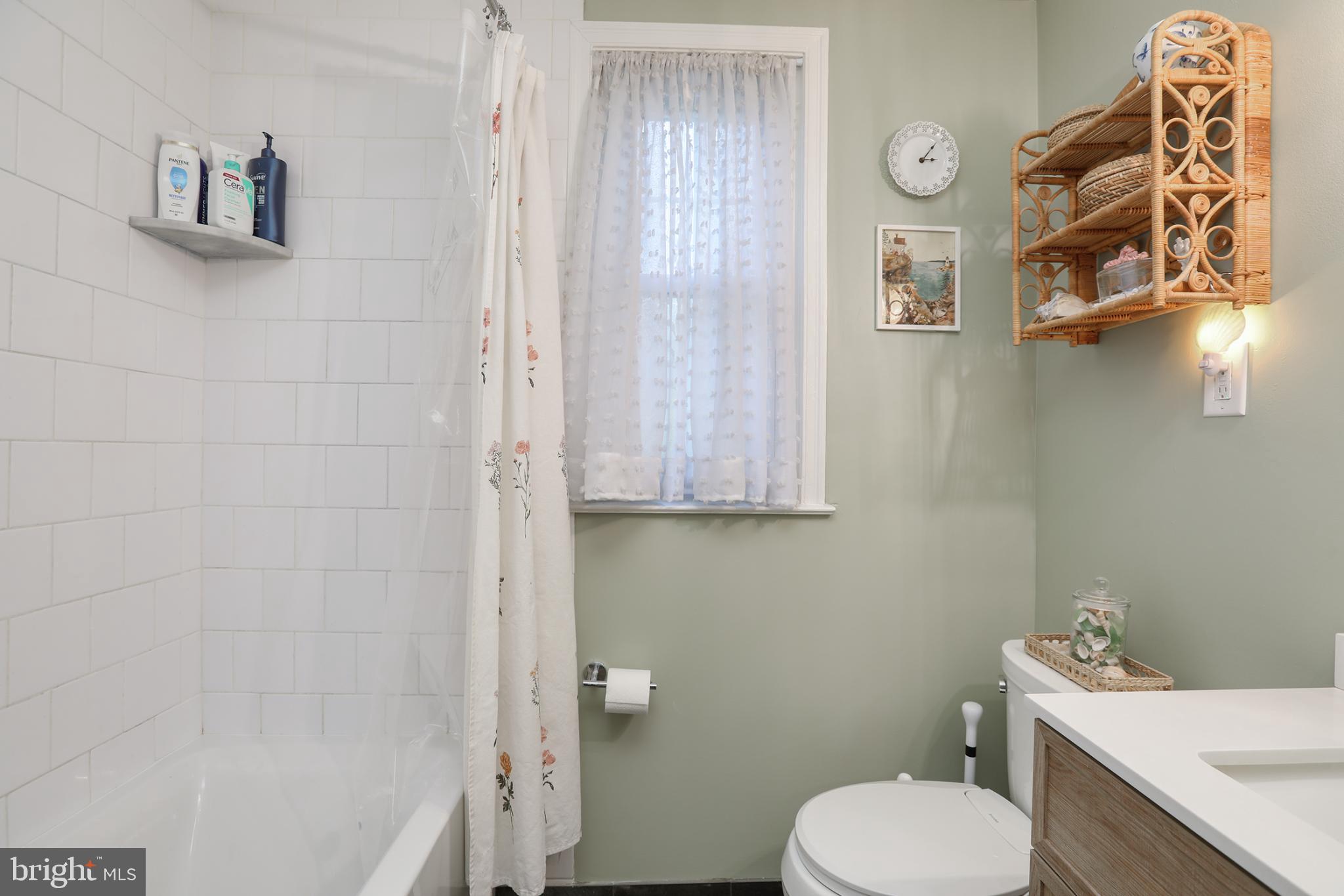 500 East Lancaster Avenue, Unit 126A Wayne, PA 19087 - Photo 10 of 22 Custom Tile Surround Bathroom